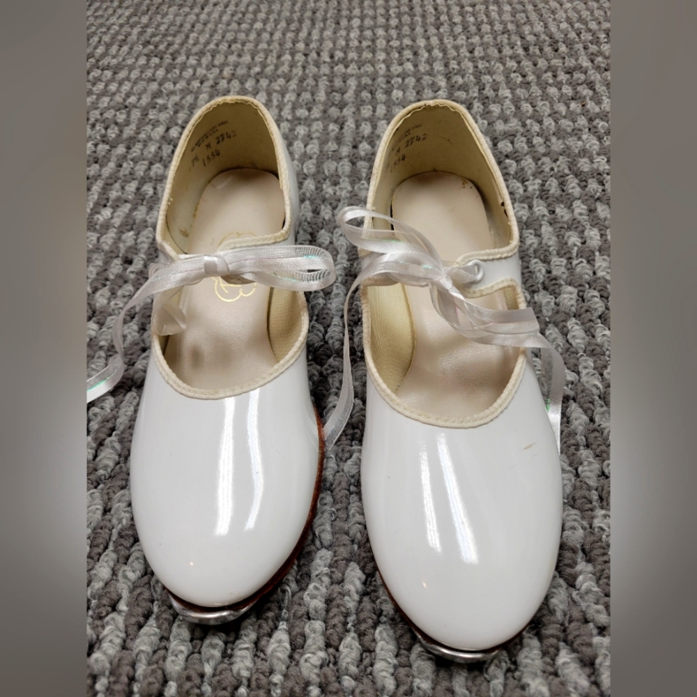 Barbette's Dancewear  Womens 7.5M Tap Dance Shoes Ribbon Lace Style white
